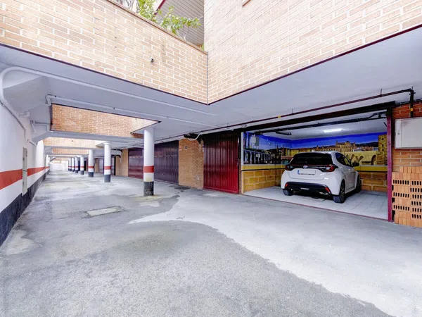 Chalet adosado en Barrio Valdezarza - Foto 35