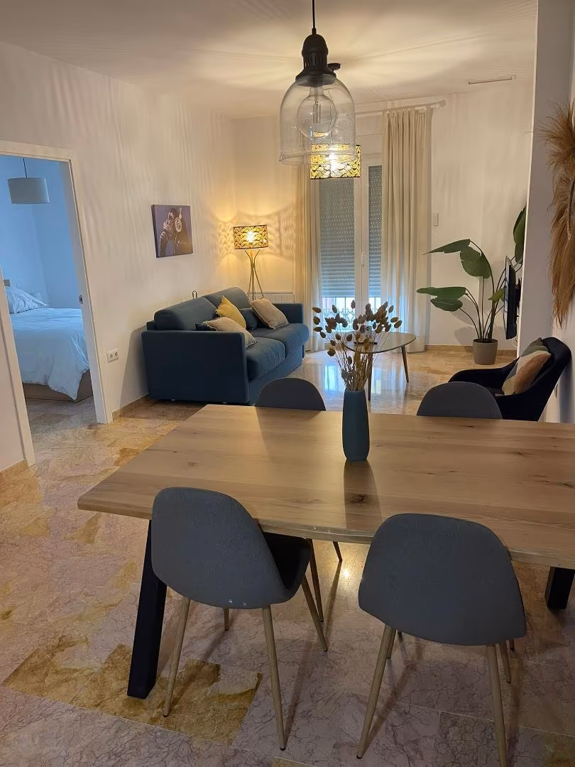 Apartamento en calle Calle Condes de Crespo Rascón 1 - Foto 4