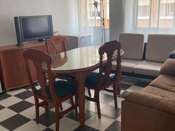 Piso en calle Tarfia, 31