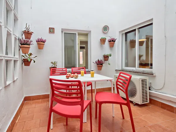 Piso en plaza del Teatro, 4