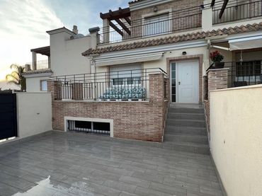 Casa adosada en  Calle Maestro Joaquín Sánchez 86 - Foto 1