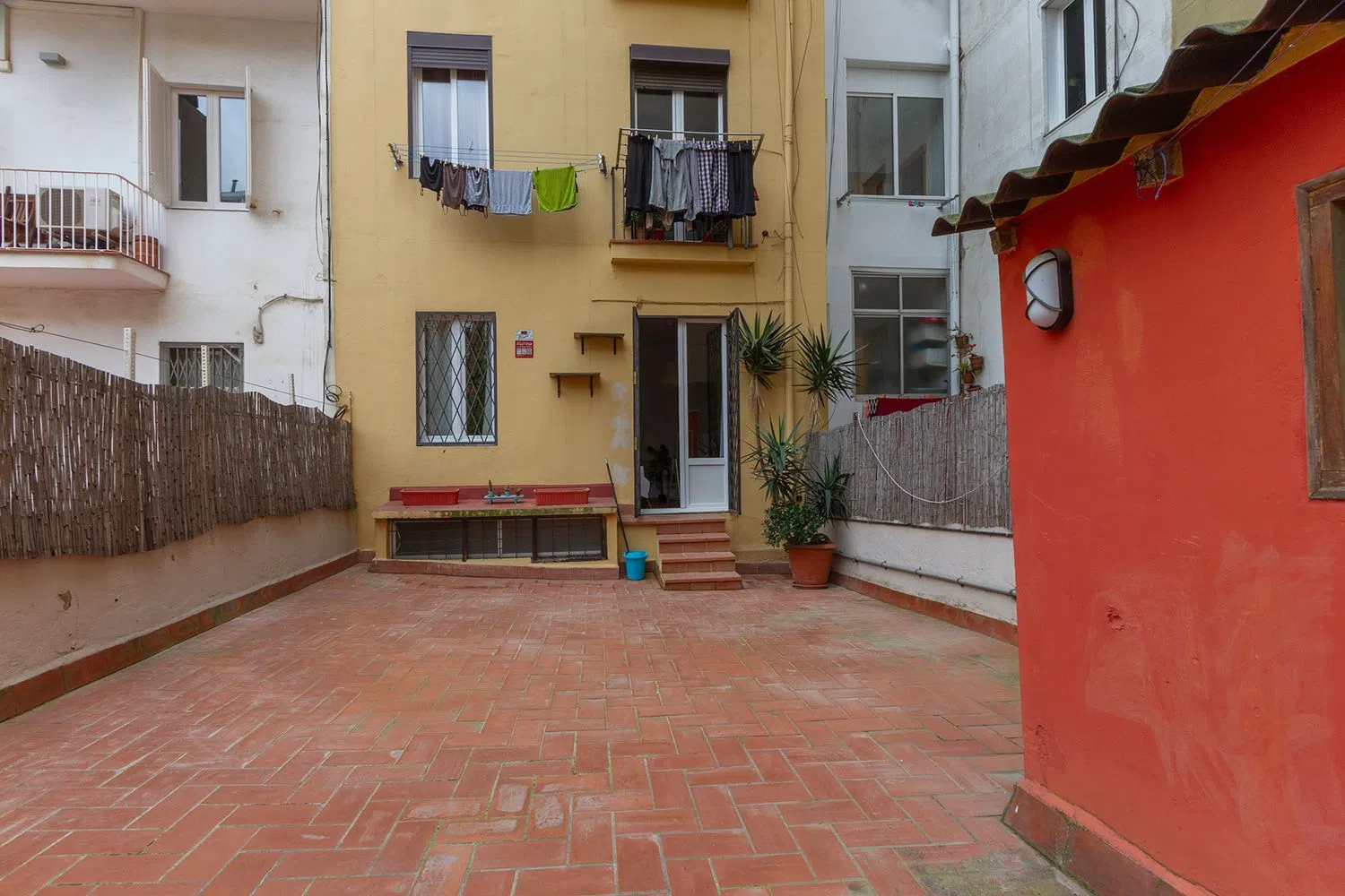 Piso en calle de la Diputació, 122 - Foto 2