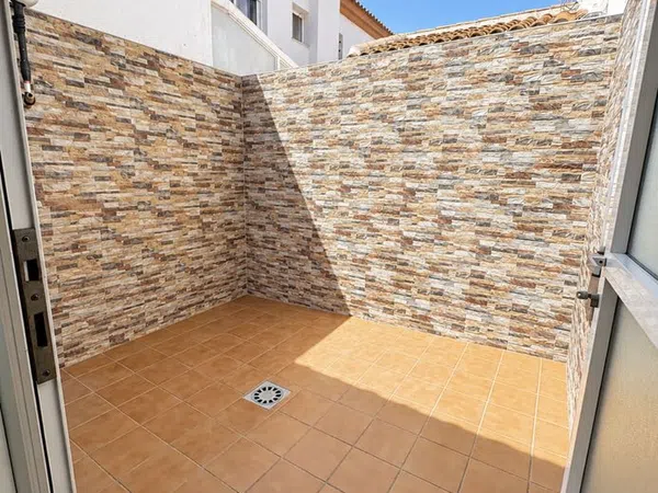 Chalet adosado en Calle los Rosales, 45, Los Peñascos-El Salero-Los Imbernones, Los Peñascos-El Salero-Los Imbernones - Foto 1