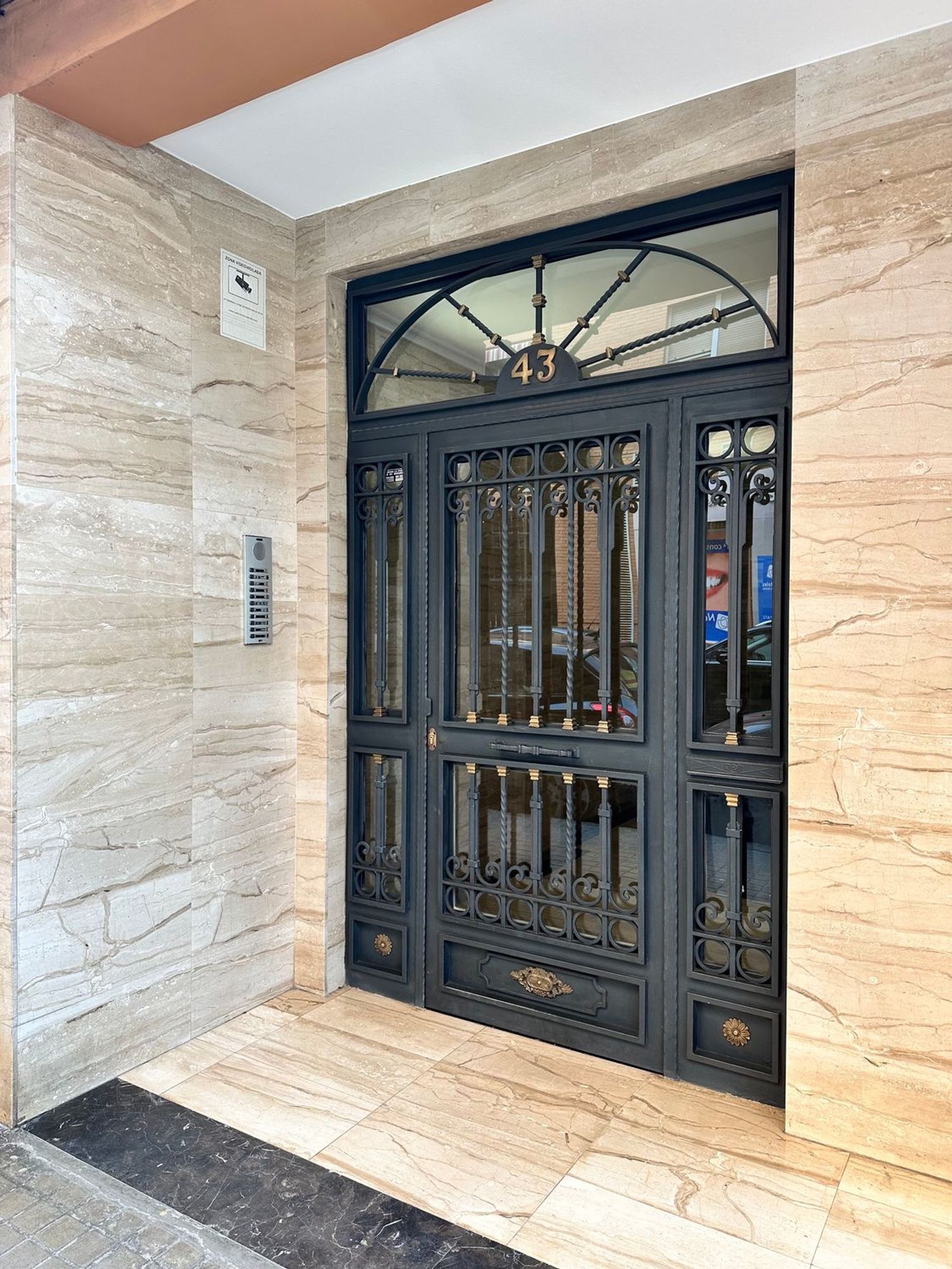 Piso en calle Navarro Cabanes, 43 - Foto 2