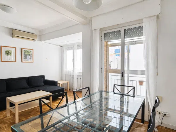 Piso en calle de Altamirano, 22