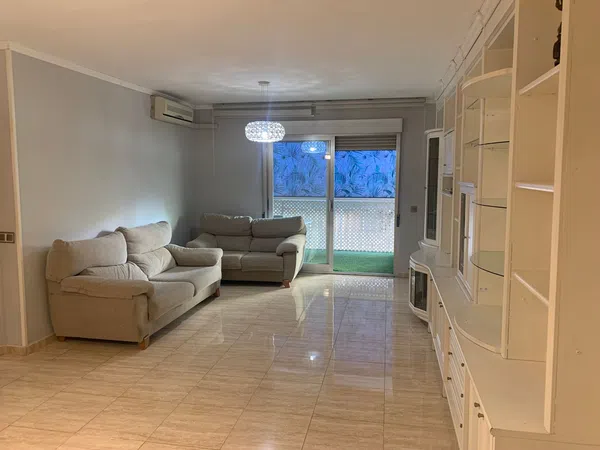 Piso en calle de Loeches, 3