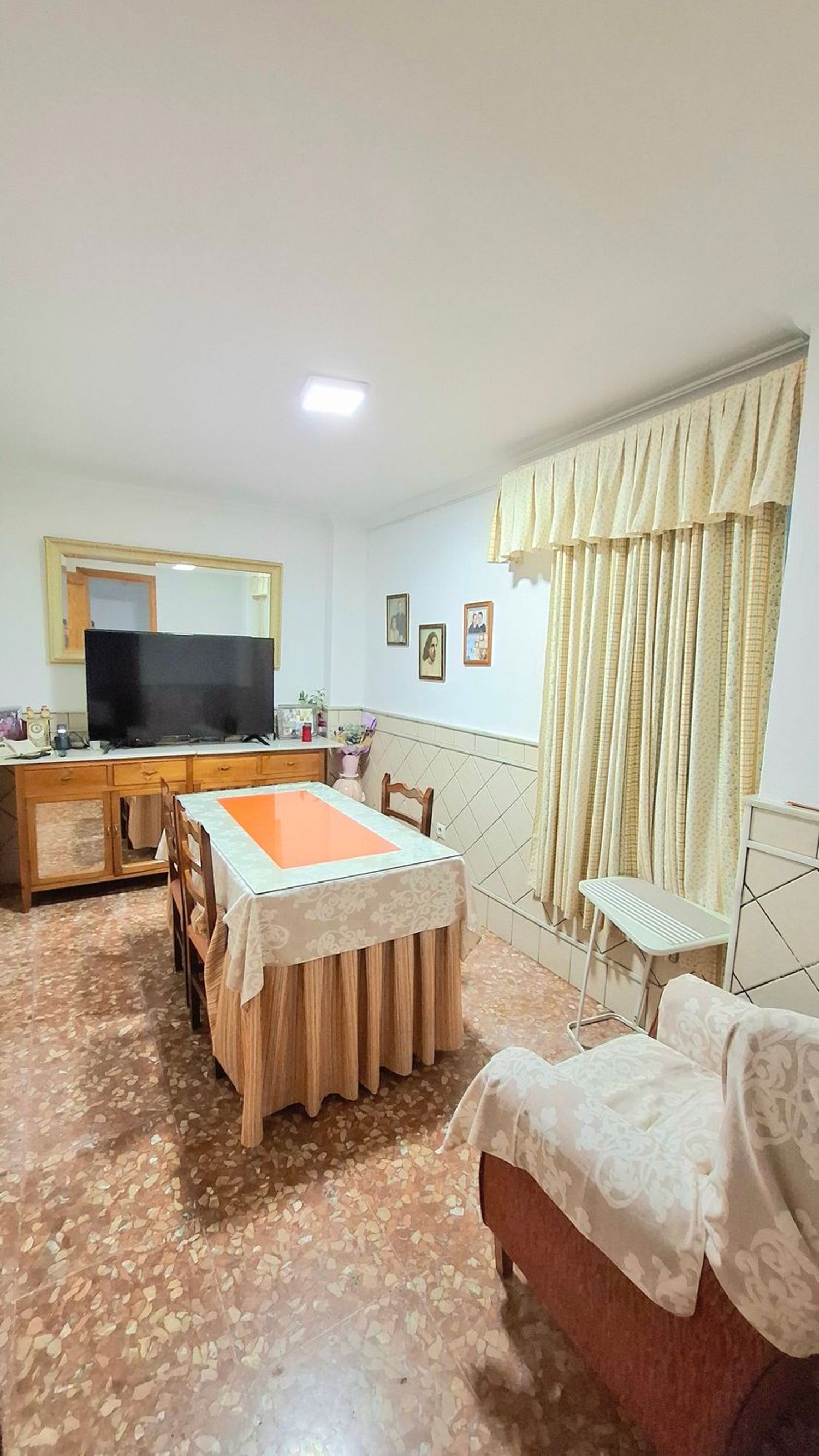 Chalet adosado en calle Marinaleda, 51 - Foto 1