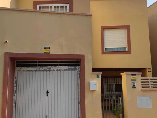 Chalet adosado en Calle Puerto de Santa María, 11 - Foto 1