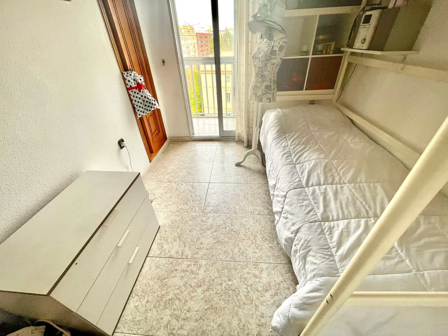 Piso en avenida de Pérez Galdós, 133 - Foto 4