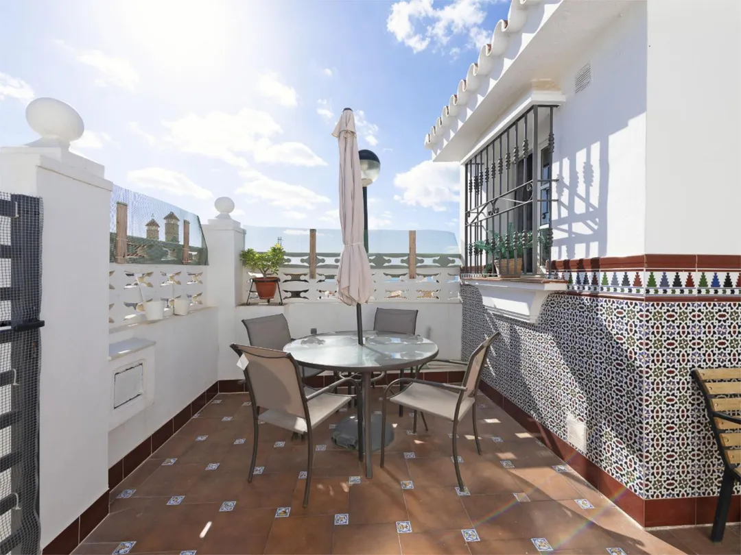 Casa adosada en  Calle Picadero 20 - Foto 2