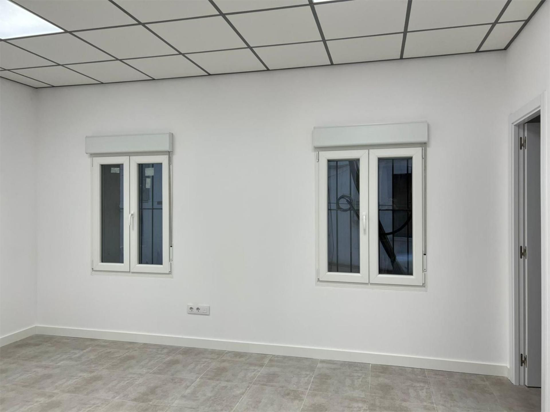 Planta baja en  Calle de Jacinto Verdaguer 13 - Foto 4