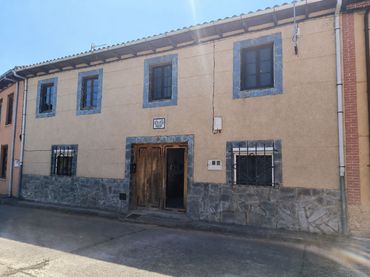 Casa adosada en  Calle Máximo Casado Carrera 6 - Foto 1