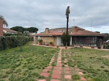 Chalet en  Carrer Pinar de Can Guineu 17 - Foto 2