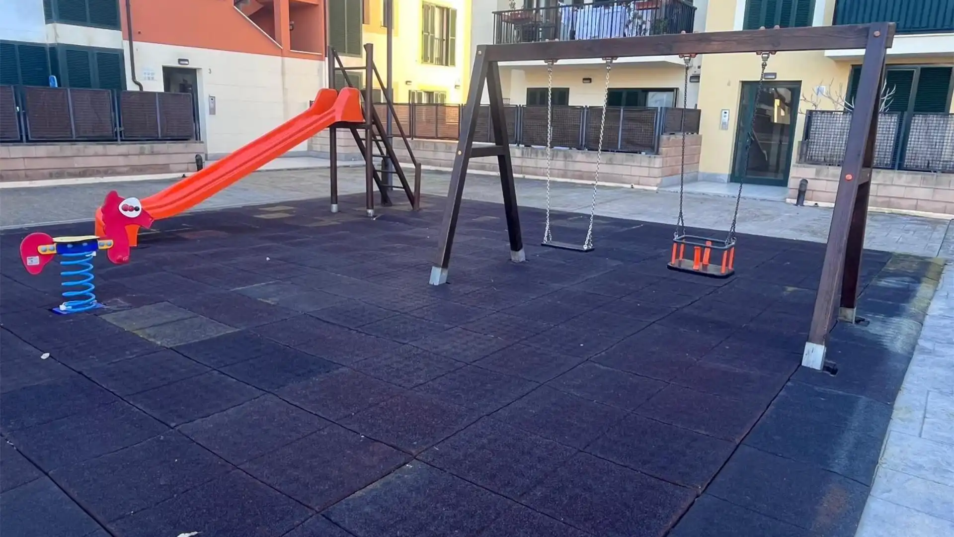 Planta baja en  Carrer de Gaston Vuillier 10 - Foto 2