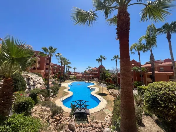 Piso en avenida Benajarafe, 7