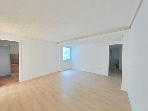 Piso en San Ramón y Monte de Piedad - Foto 1