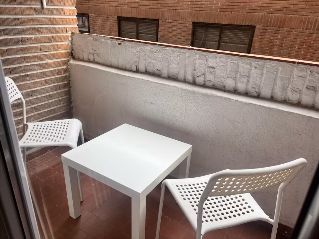 Piso en  Calle Lino 11