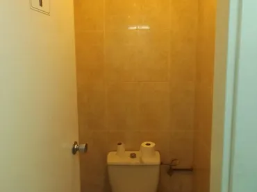 Local comercial en Cornellà de Llobregat - Foto 4