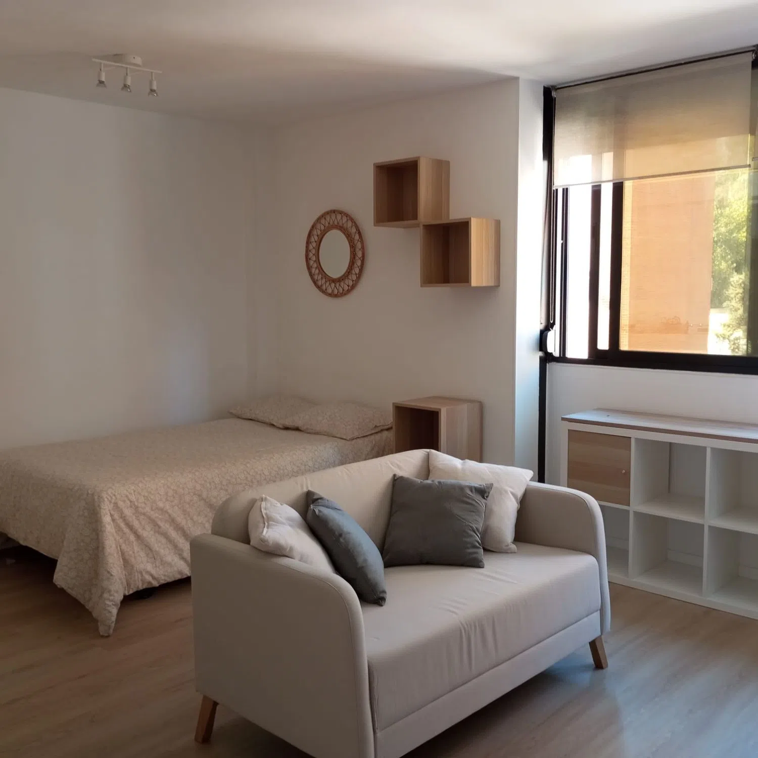 Estudio en calle de Numancia, 33 - Foto 1