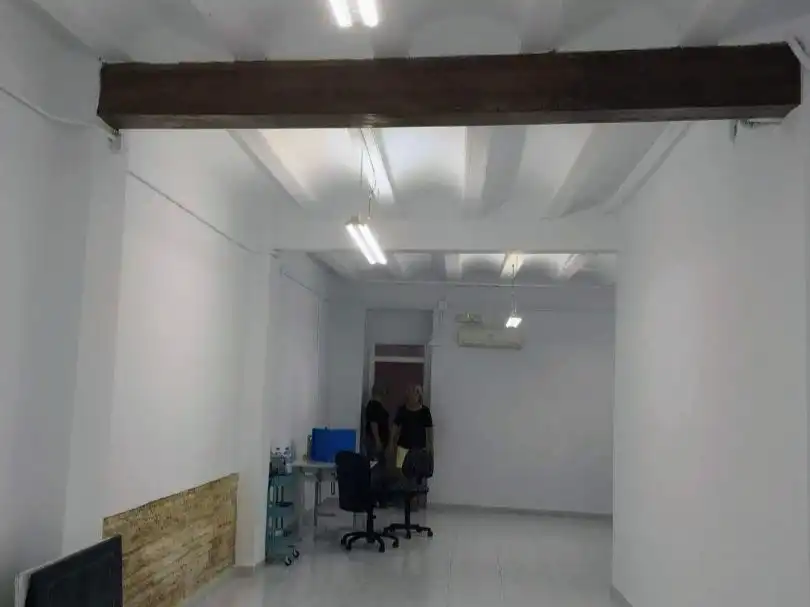 Local comercial en  Carrer del Doctor Peset Cervera 14 - Foto 3