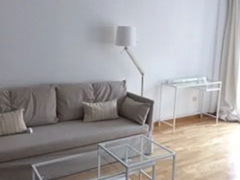 Estudio en paseo del General Martínez Campos, 28