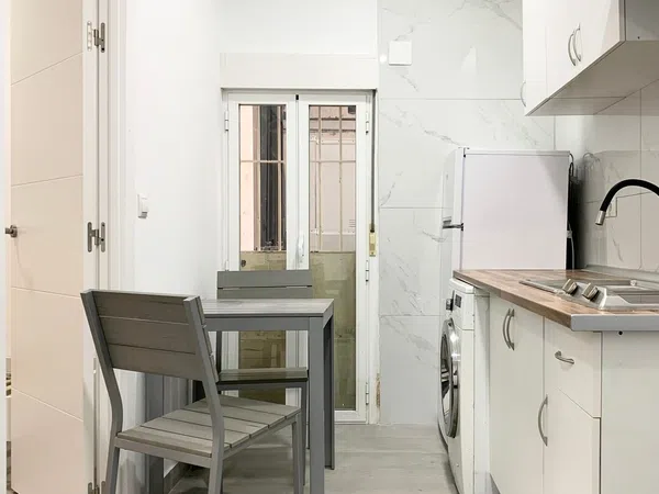 Estudio en ronda de Toledo, 8