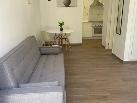 Estudio en calle de Antonio López Aguado, 16