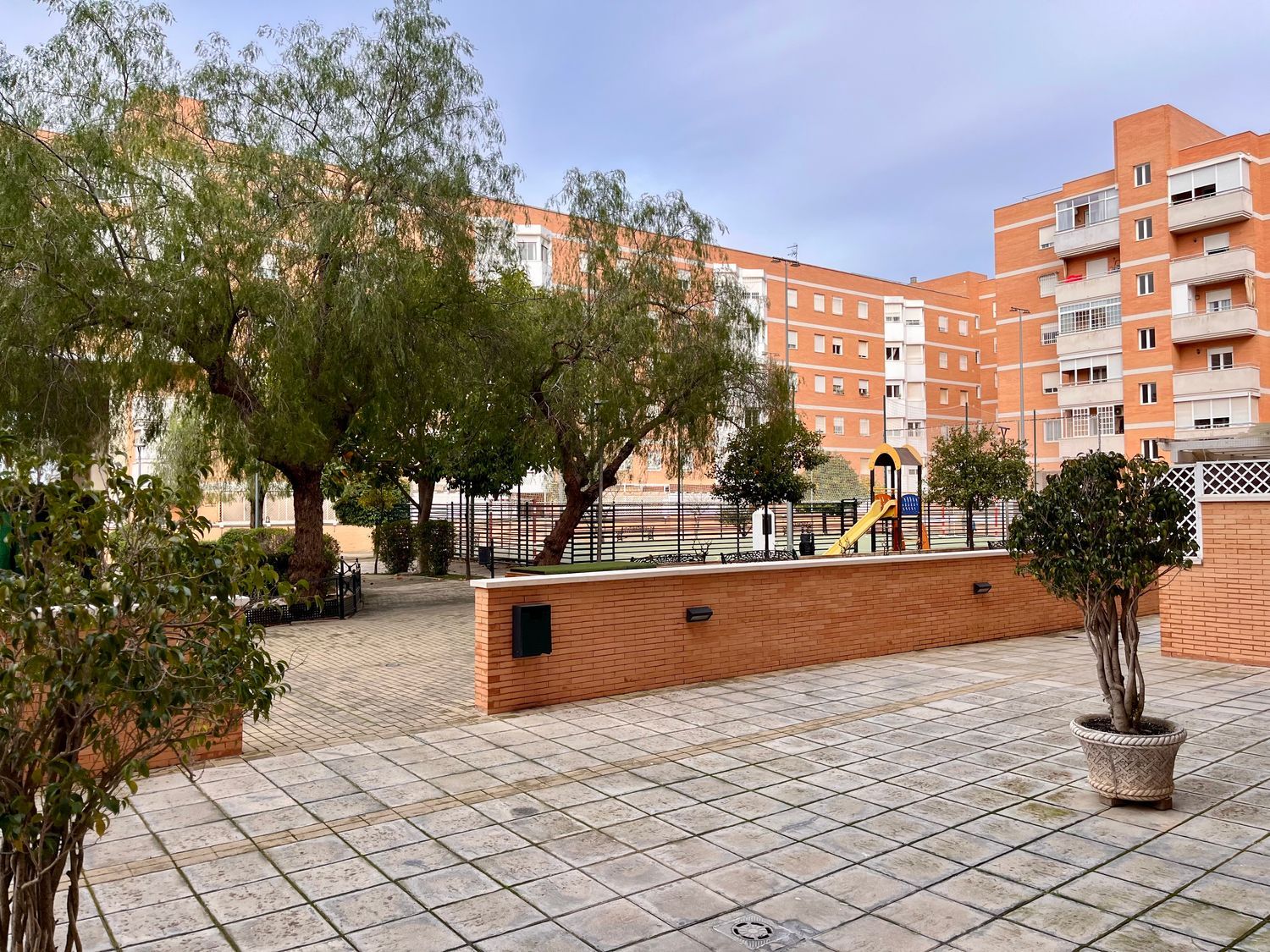 Piso en Urb. residencial los olivares Barrio Parque Alcosa - Foto 2