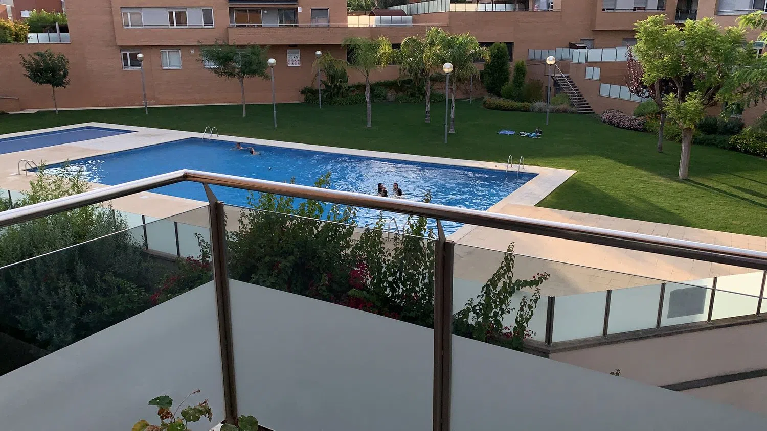 Dúplex en ronda 8 de març, 63 - Foto 2