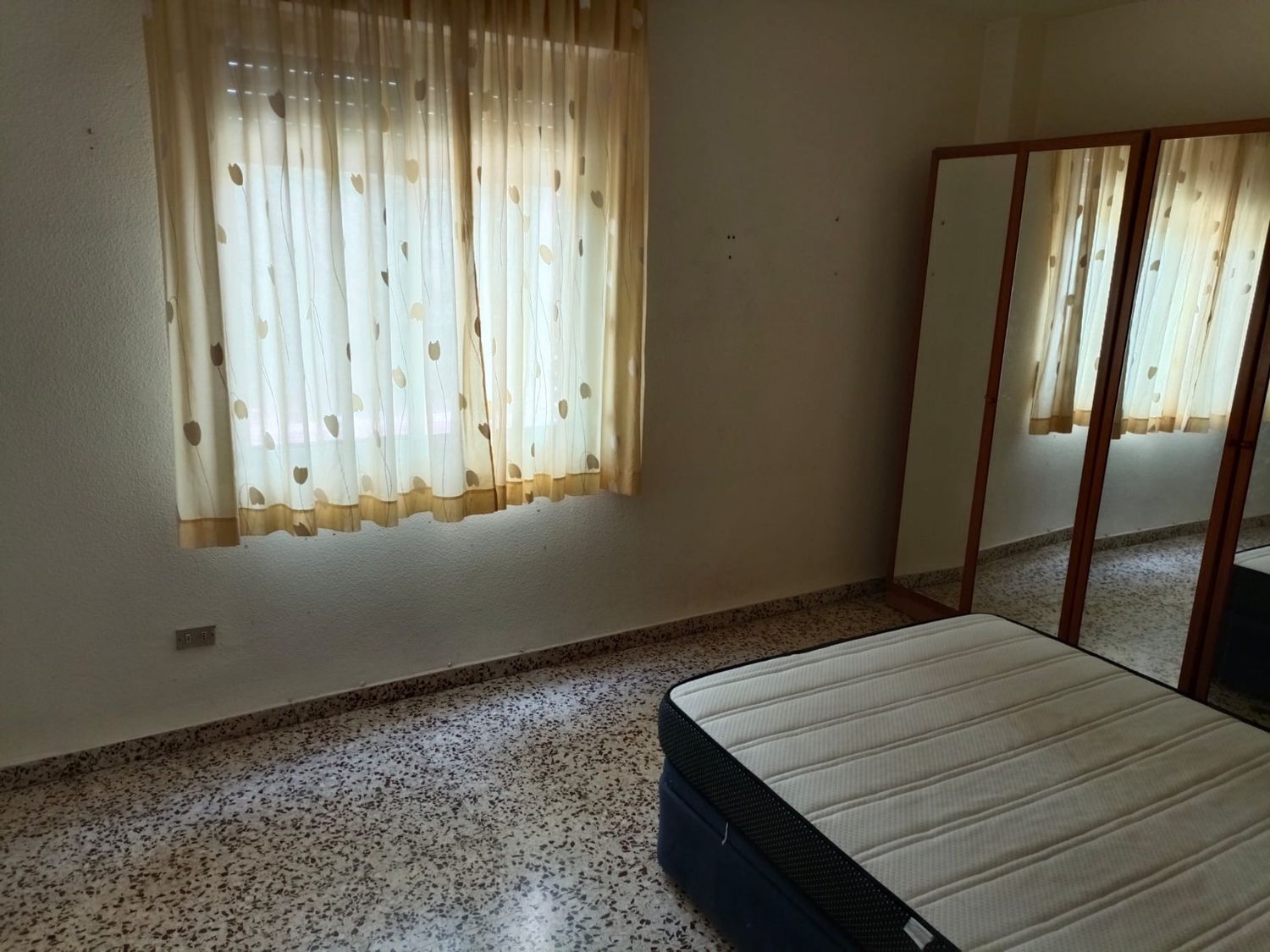 Piso en calle Reina Doña Violante, 3