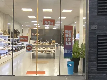 Local comercial en  Carrer de Tomás Sanz 7 - Foto 1