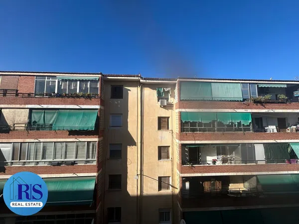 Piso en calle Pintor Pérez Pizarro, 6