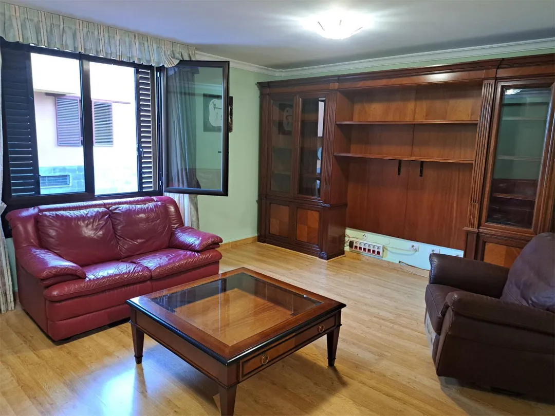 Piso en  Calle Pino Ojeda Pintora-Poeta 4 - Foto 3