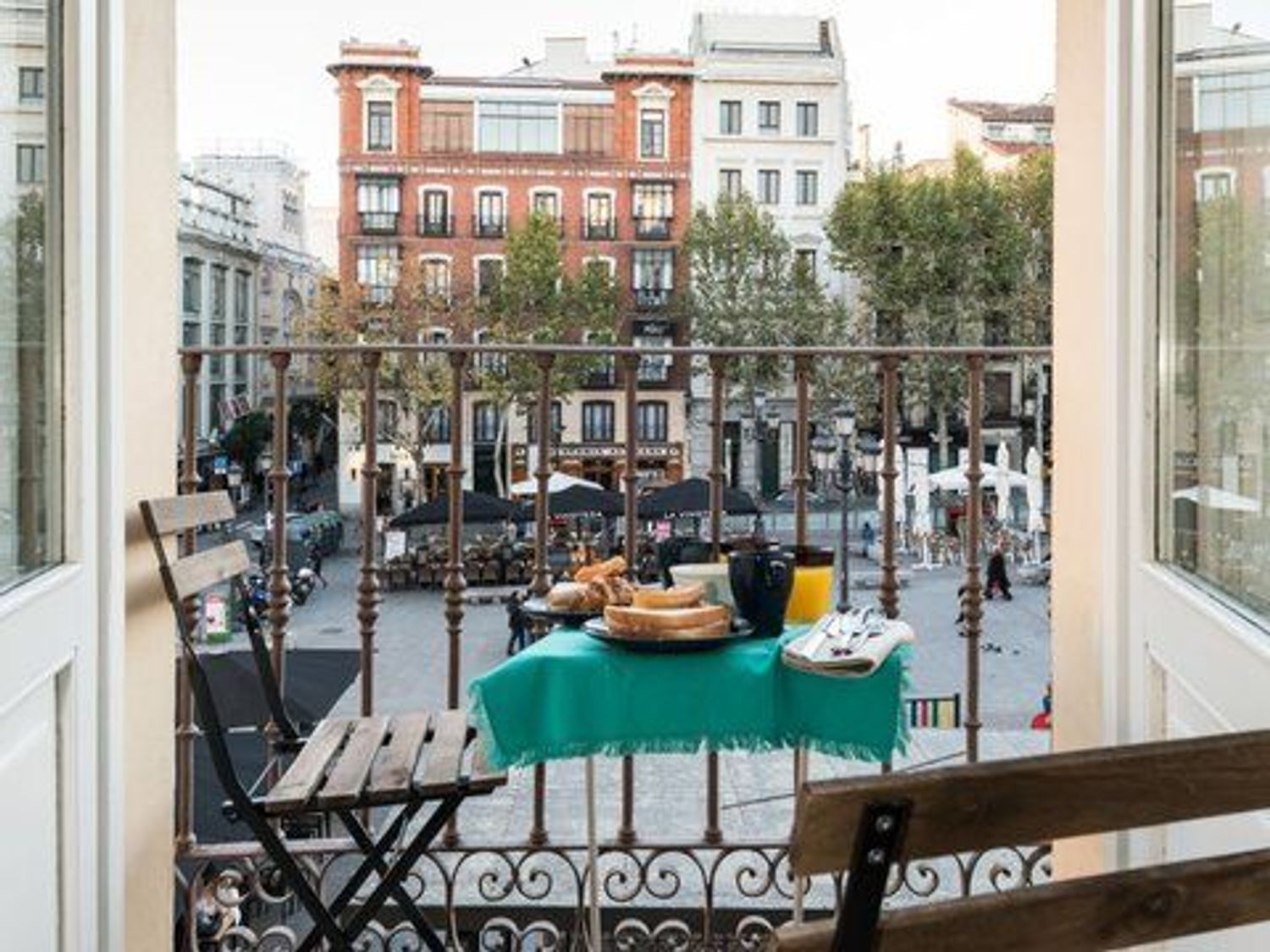 Piso en plaza de Santa Ana, 5