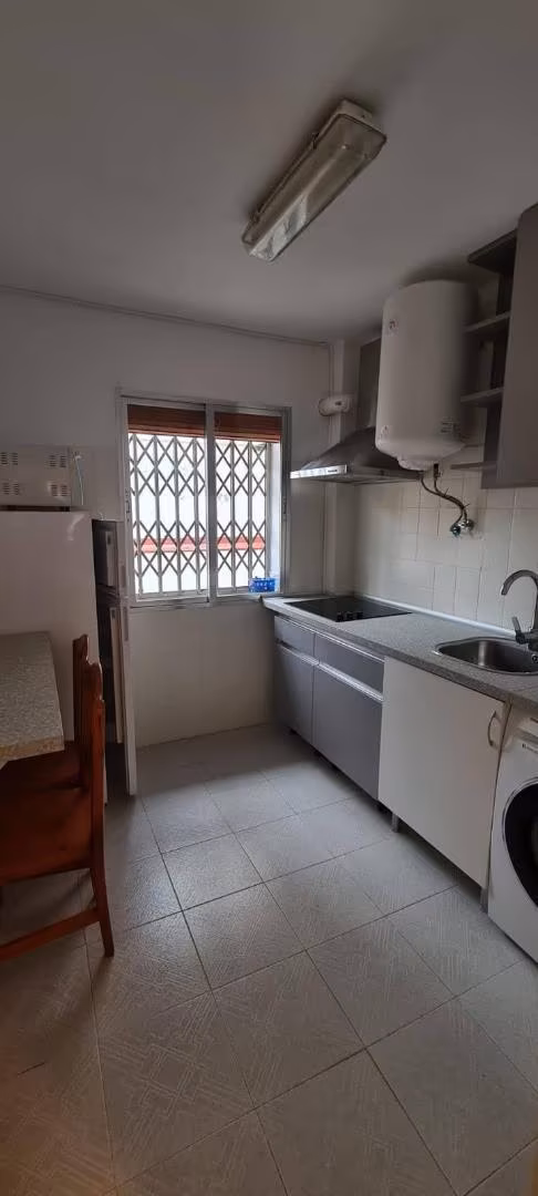 Piso en  Calle Villarramiel 8 - Foto 14