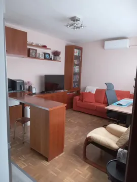 Apartamento en  Calle del Maestro Guerrero 4