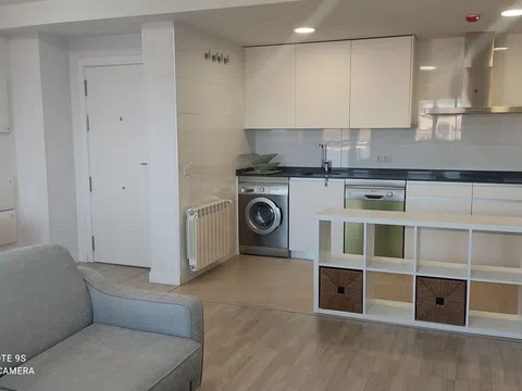 Piso en calle María Lejárraga, 13