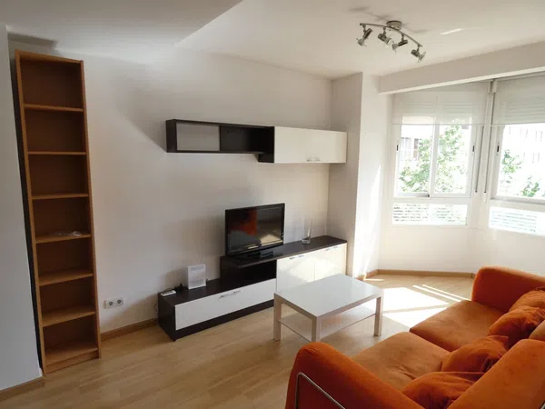 Piso en calle de Clara del Rey, 8