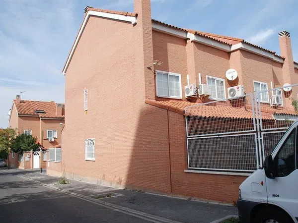 Chalet adosado en calle Escuelas, 2 - Foto 2