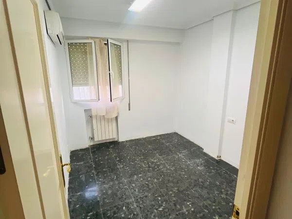 Piso en Calle Grupo Oscar Carvallo, 3, Buhaira - Huerta del Rey - Foto 8