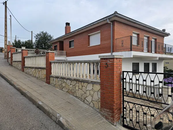 Casa independiente en calle Santa Eulàlia, 3 - Foto 1