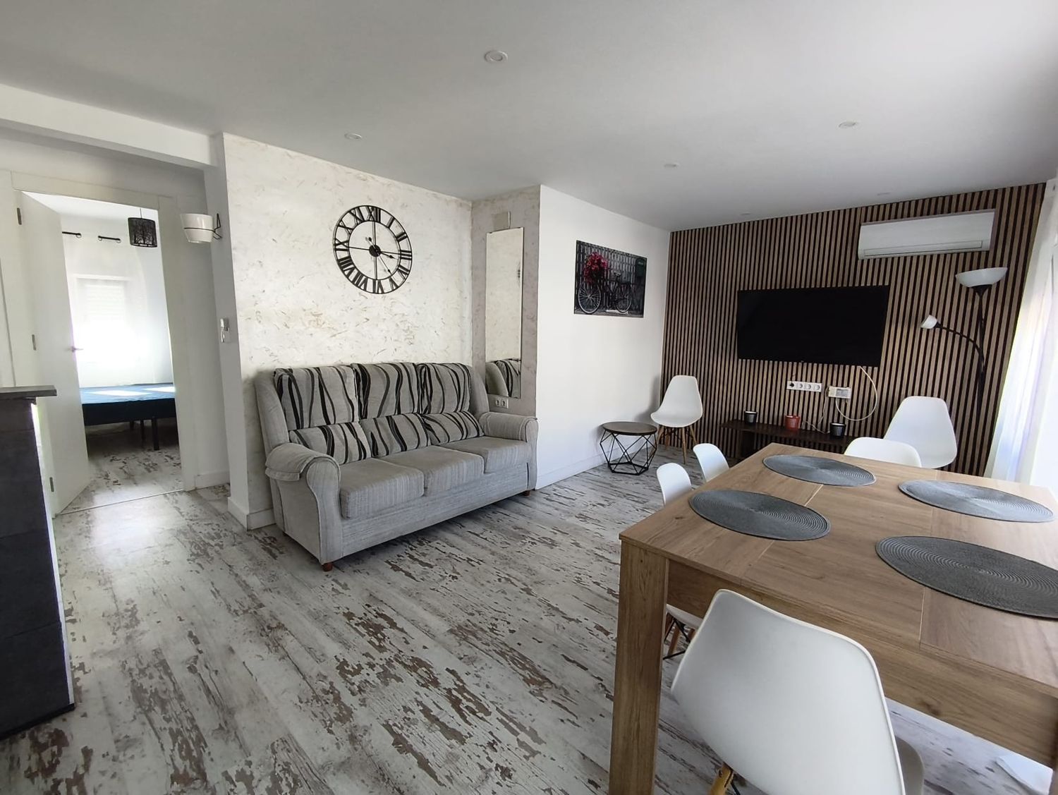 Piso en calle del Olivino, 2