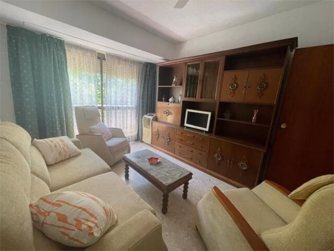 Piso en Ciudad Jardín - Foto 2