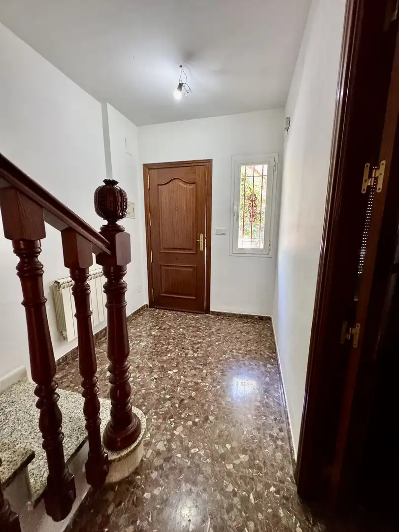 Casa adosada en  Avenida Diputación 97 - Foto 2