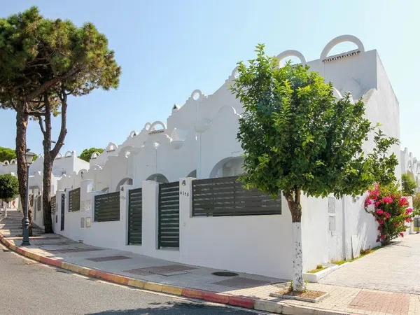 Chalet adosado en avenida Yunquera, 6145 - Foto 1