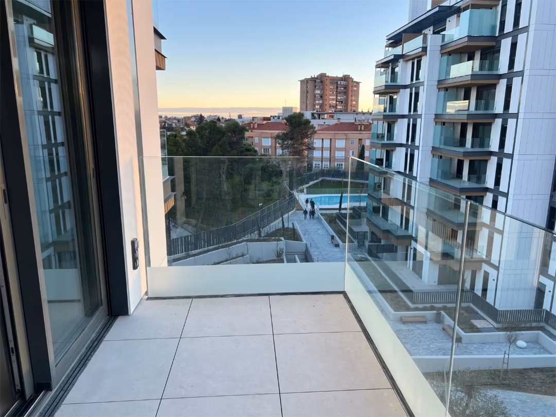 Piso en  Calle de Mesena 80 - Foto 2