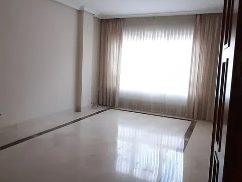 Piso en calle de la Laguna, 14