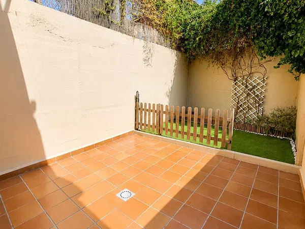 Chalet adosado en Calle de Pontevedra, 17 a - Foto 1