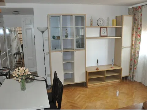 Dúplex en calle de Siena, 37