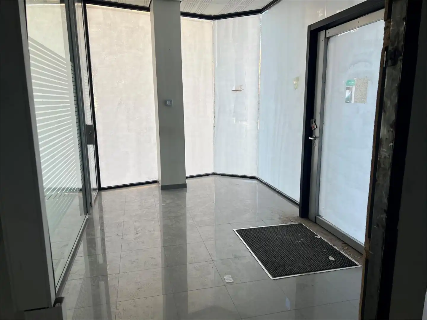 Local comercial en  Avinguda Sant Francesc 18 - Foto 4